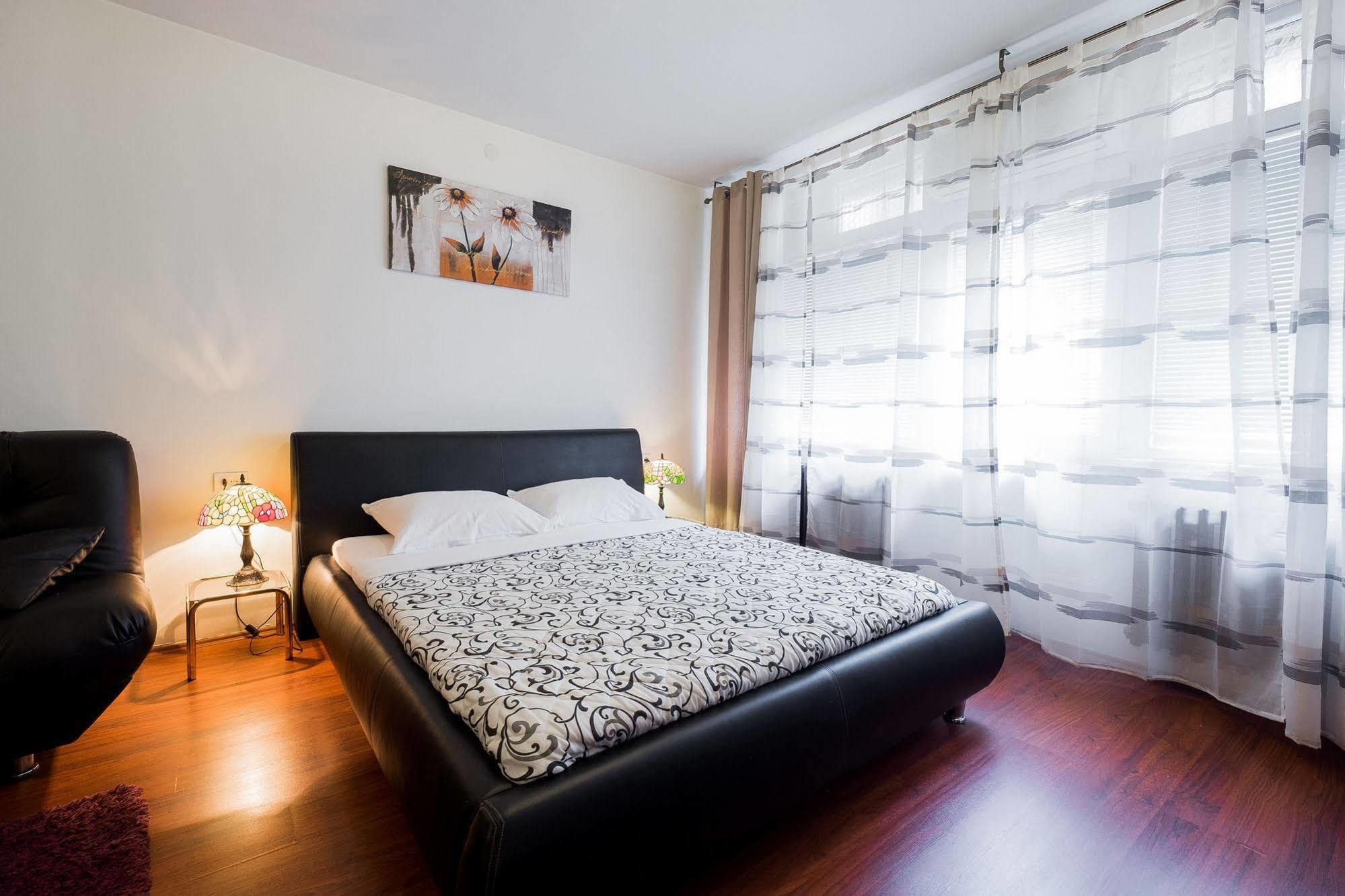 Downtown Apart Hotel Bane เบลเกรด ภายนอก รูปภาพ